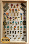 Витрина для орденов и медалей, 80 см x 50 см, вертикальная